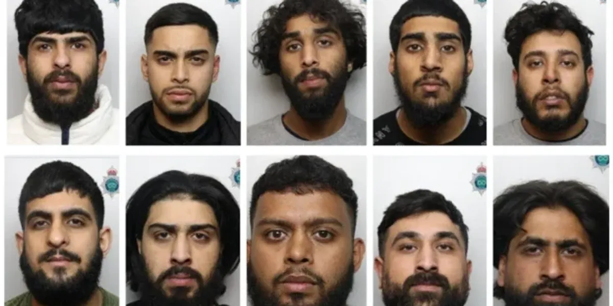 Mother and daughter set on fire in their home by 10 men in gang ‘revenge attack’ Mother and daughter set on fire in their home by 10 men in gang ‘revenge attack’