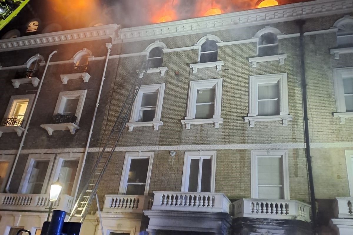 11 people rushed to hospital as 100 firefighters tackle Kensington flat blaze