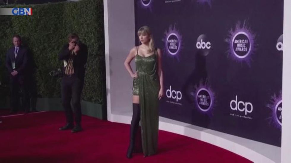 Taylor Swift to face 'Shake It Off' copyright lawsuit