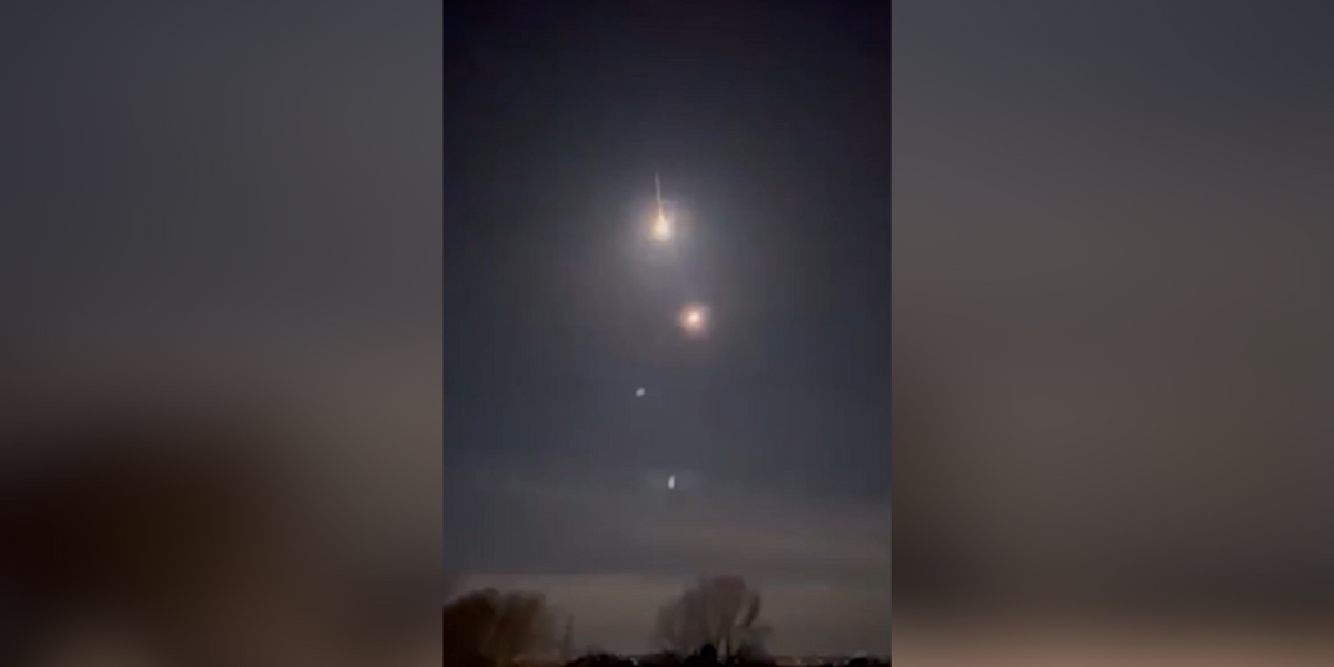 NextImg:Asteroid suddenly lights up night sky as it crashes towards Earth at incredible speed