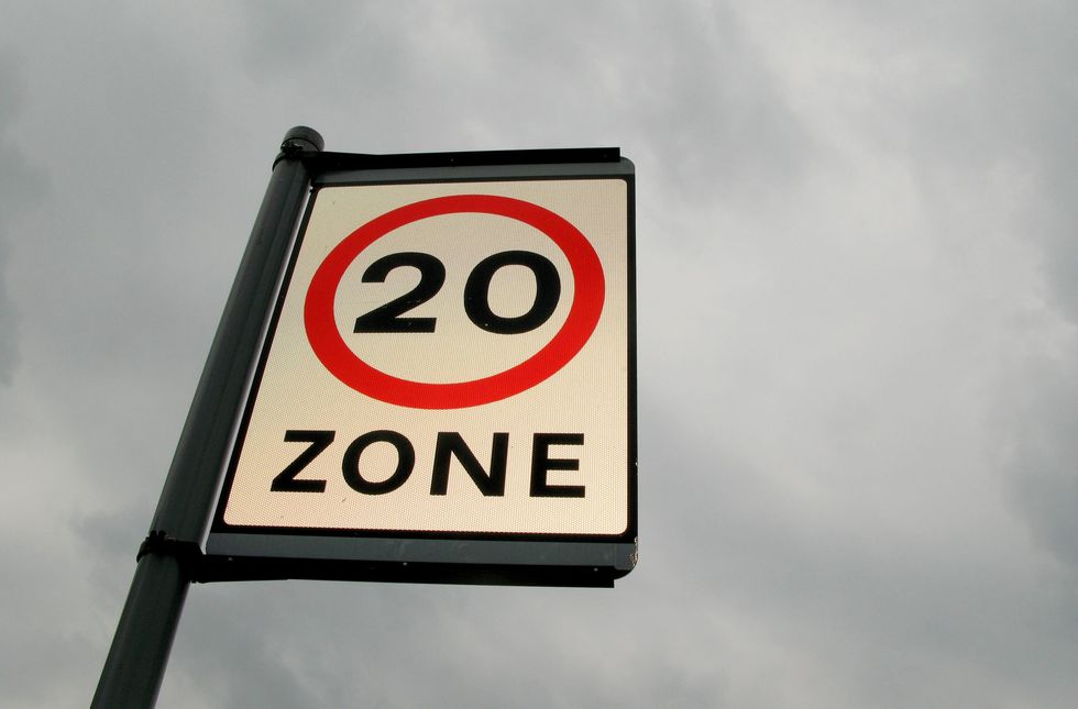 20mph speed limit sign