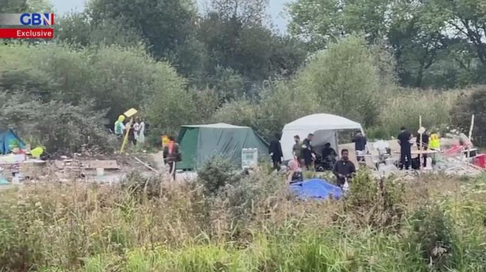 More than 600 people cross the Channel in small boats