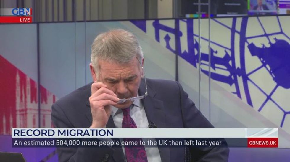 Net migration into UK hits HALF-A-MILLION: Huge total is highest number EVER