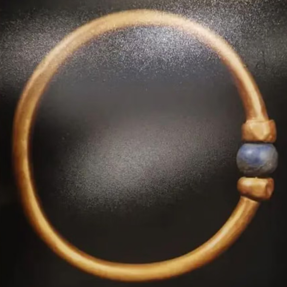 3,000-year-old golden bracelet