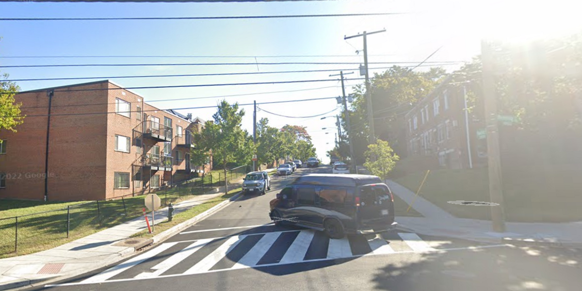 NextImg:Washington DC shooting: Three police officers hit by gunman as he barricades himself in his home