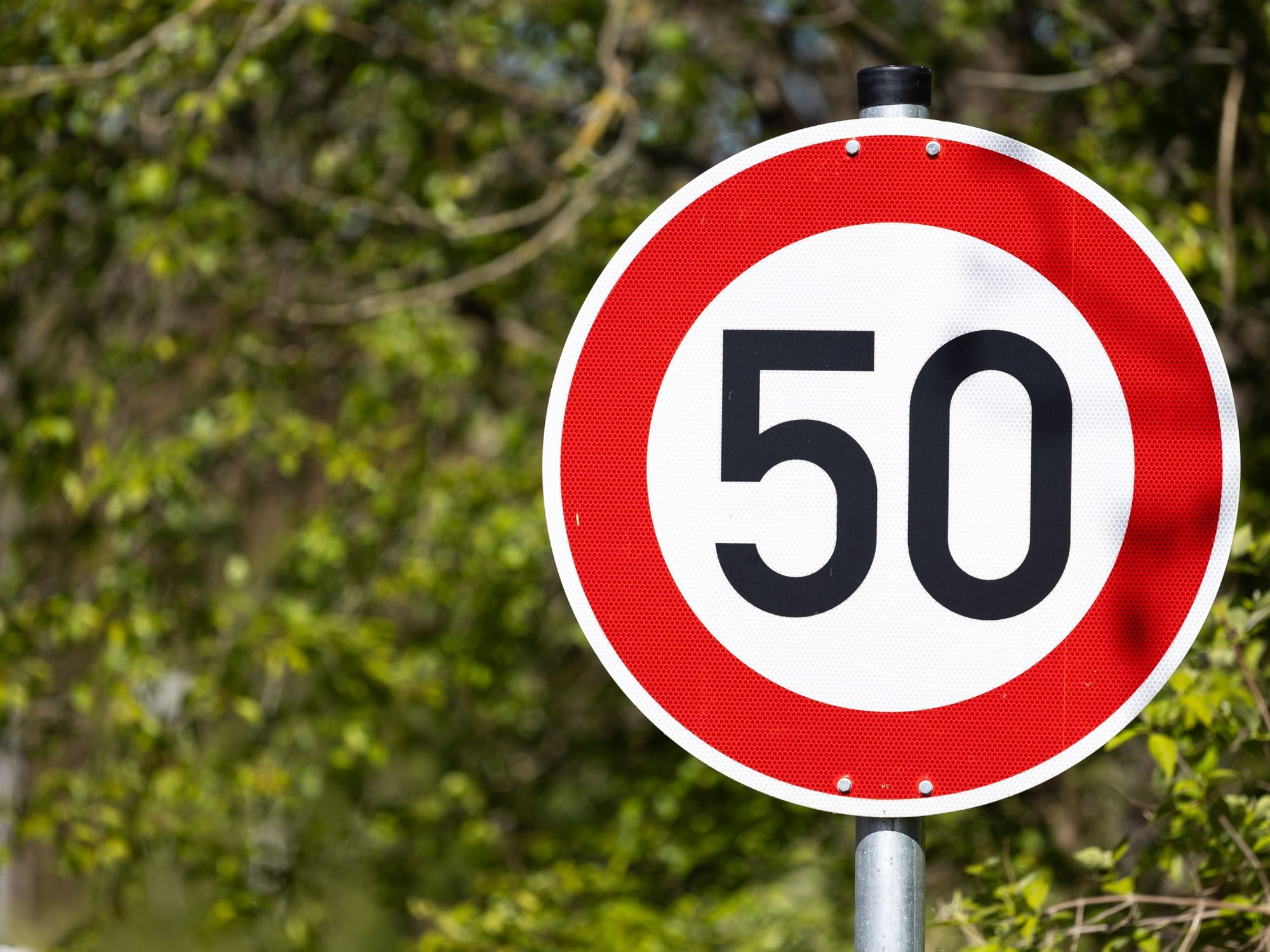 50mph sign