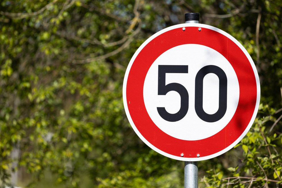 50mph sign