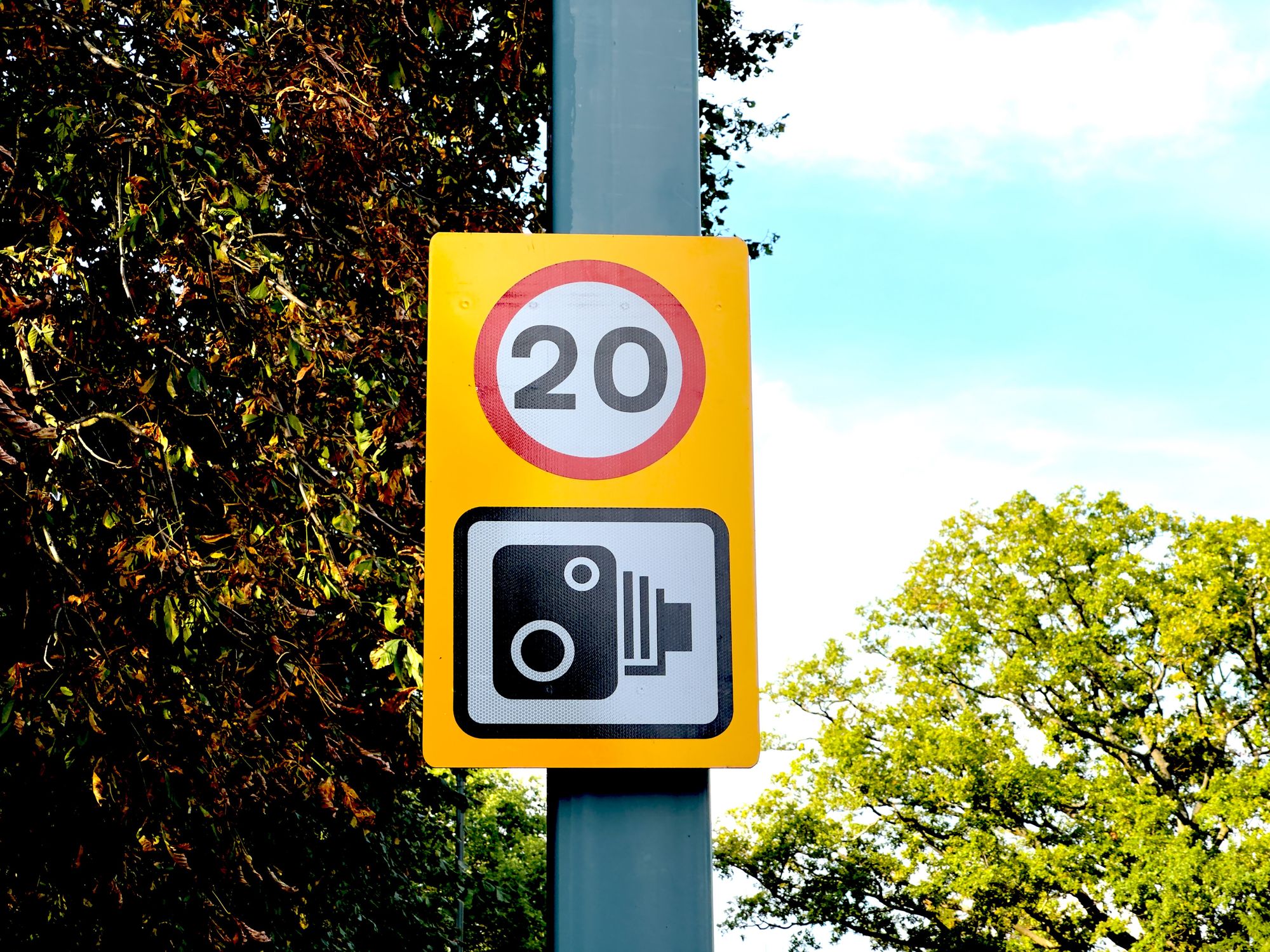 A 20mph speed limit sign