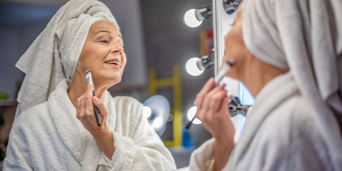 Makeup: A foundation mistake is giving you ‘noticeable’ fine lines Makeup: A foundation mistake is giving you ‘noticeable’ fine lines