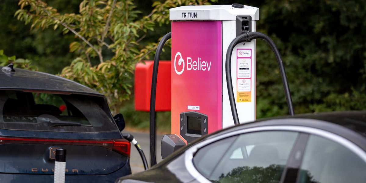 Electric car drivers backed by ‘largest EV charging programme’ with plans for 17,000 new chargers Electric car drivers backed by ‘largest EV charging programme’ with plans for 17,000 new chargers