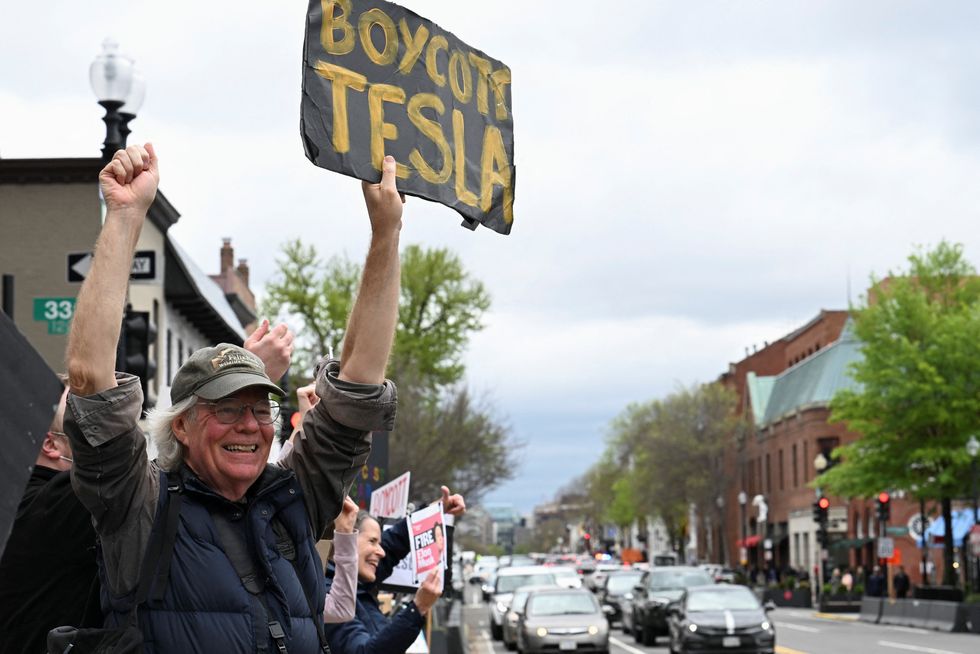 A 'Boycott Tesla' sign