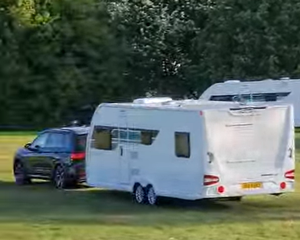 A caravan arriving