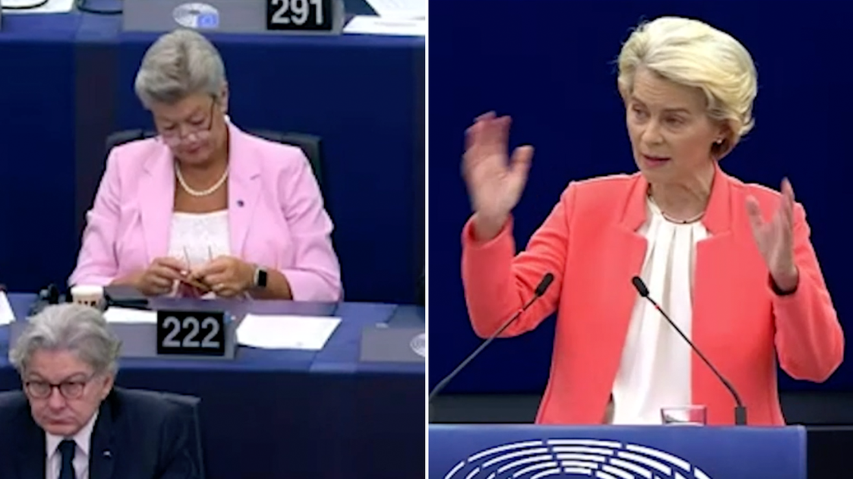 A Commissioner knits during Von der Leyen's speech