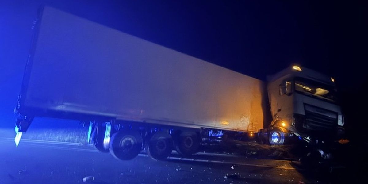 Drivers face long delays after horror lorry smash prompts major road closure and emergency repairs Drivers face long delays after horror lorry smash prompts major road closure and emergency repairs