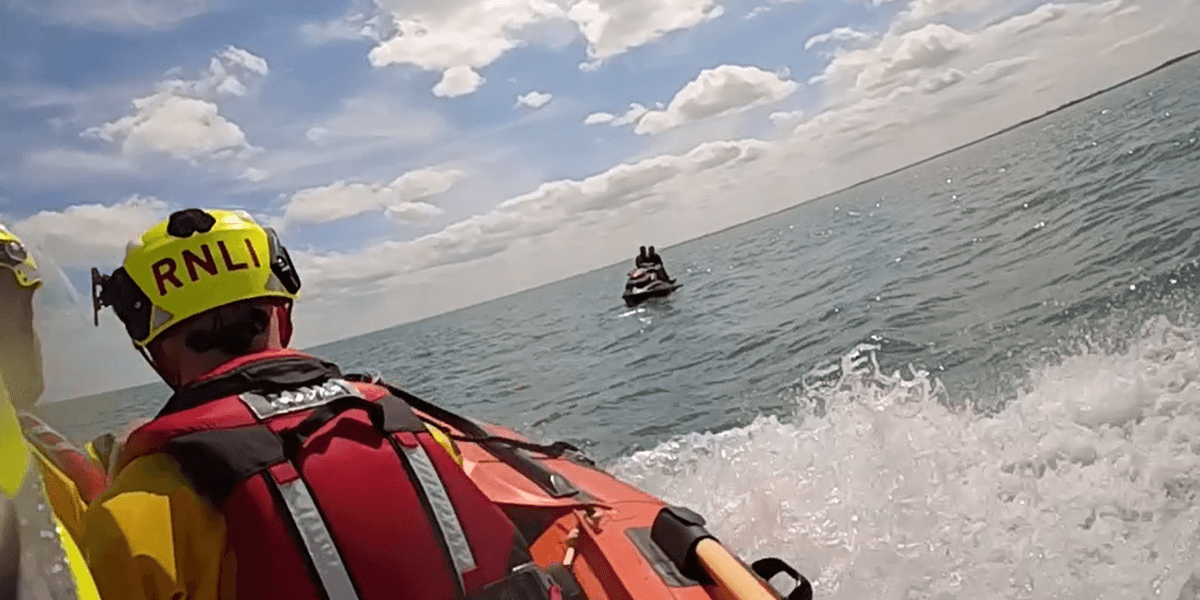 RNLI crew called to real-life rescue while showing public how lifeboats work RNLI crew called to real-life rescue while showing public how lifeboats work