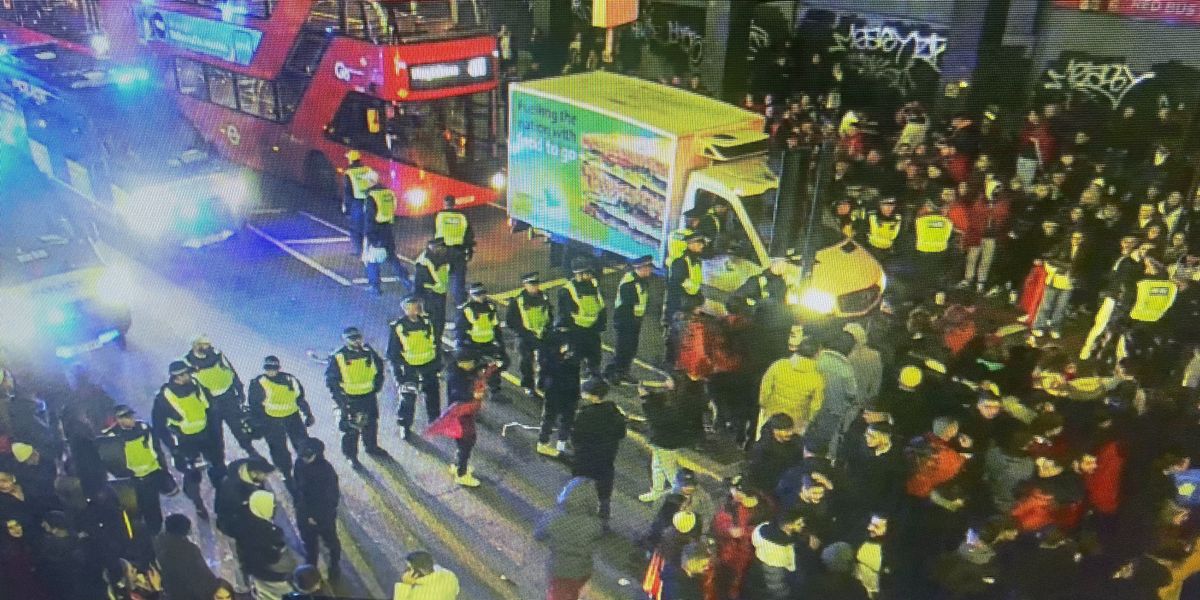 NextImg:'Bedlam' erupts in London as thousands of Albanians block cars to 'celebrate independence day'