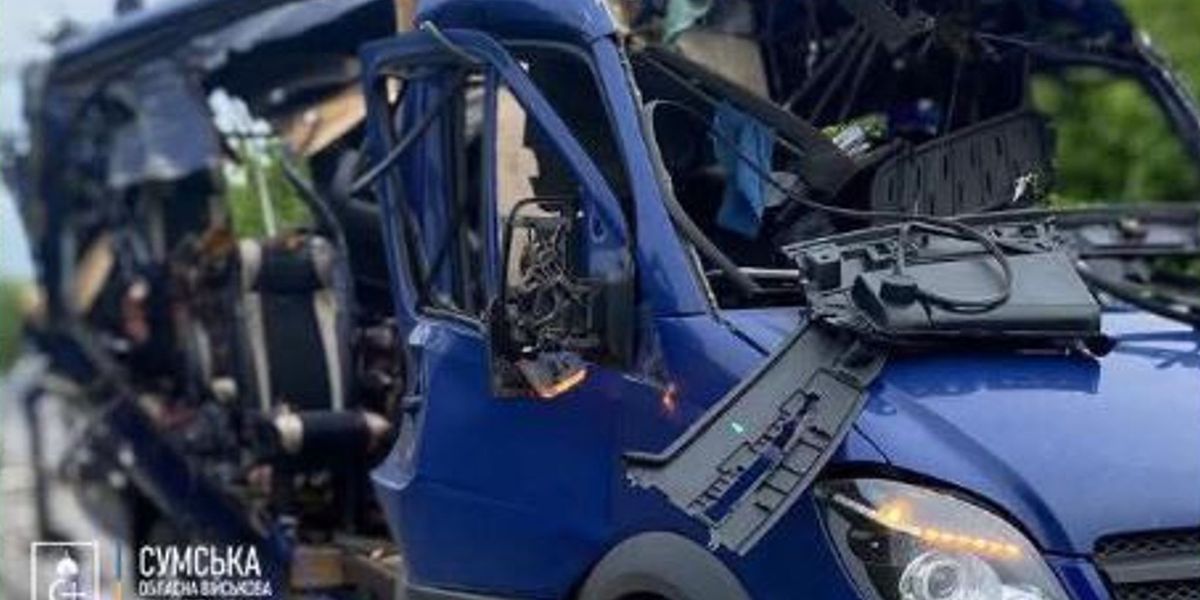 NextImg:Nine dead as Russia attacks civilian bus in Ukraine just hours after peace talks