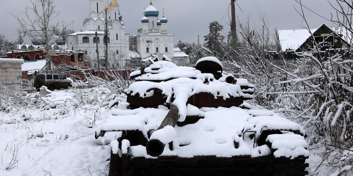 NextImg:Russian soldiers 'tied to a tree overnight' as punishment for refusing to fight Ukraine on front line