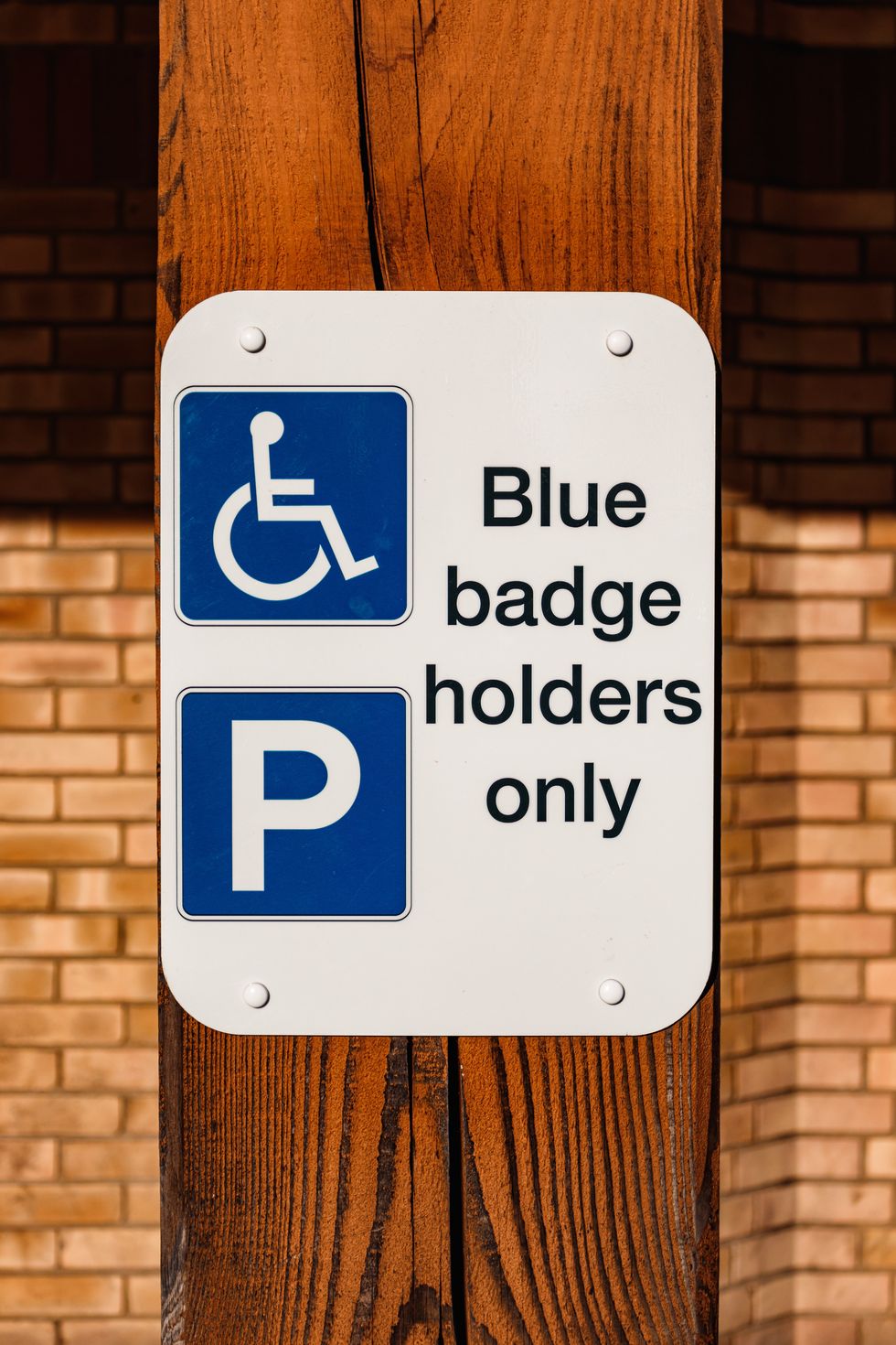 A disabled parking sign