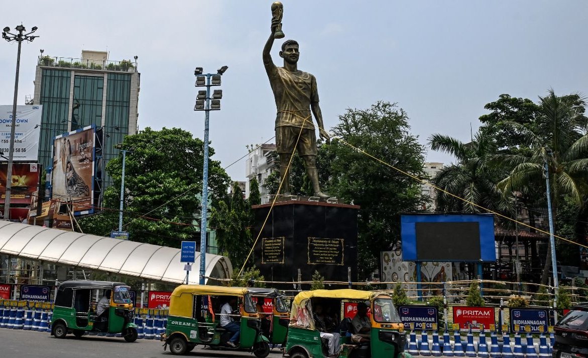 A giant statue of Lionel Messi is set to be taken down just months after it was erected in Kolkata