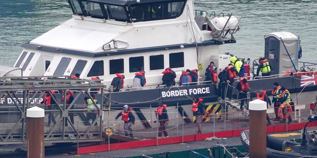 NextImg:Migrant crisis: 621 arrive in the UK in just five days, despite poor weather