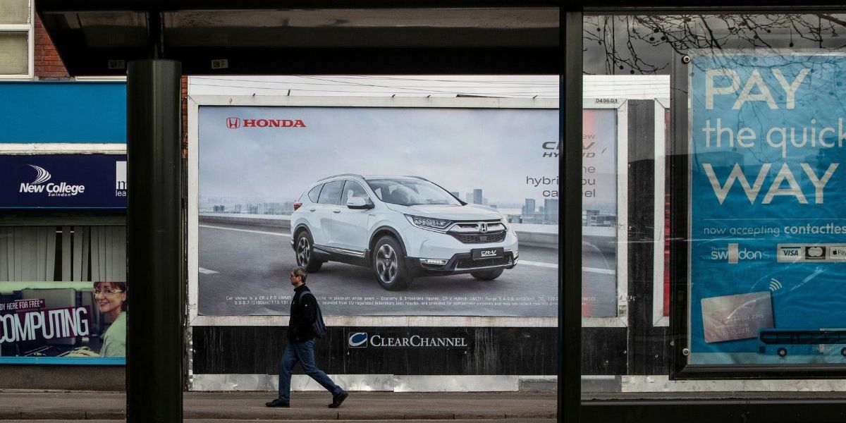 NextImg:Net zero campaigners urge councils to ban adverts from major car brands 'fuelling climate change'