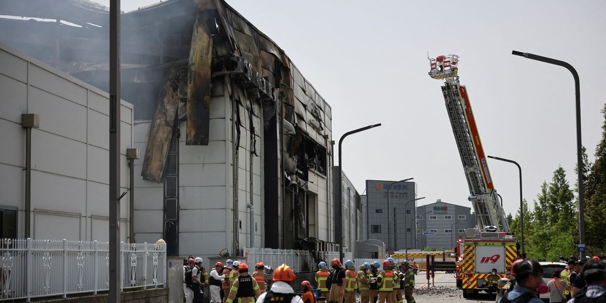 NextImg:South Korea lithium battery factory catches fire as huge blaze leaves at least 22 dead