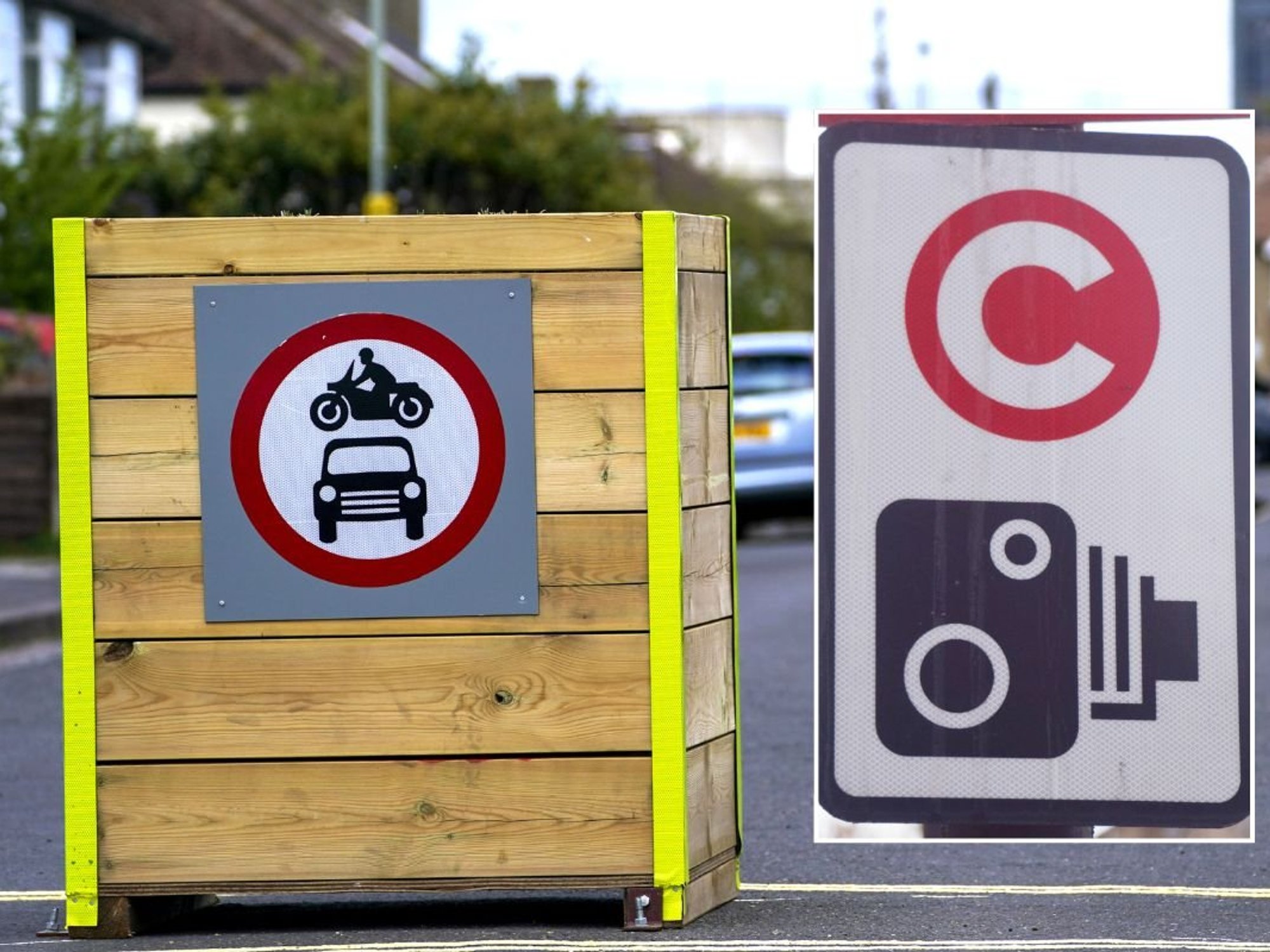 A Low Traffic Neighbourhood and Congestion Charge sign