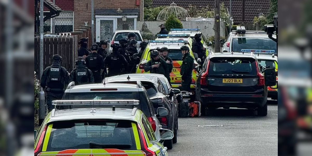 NextImg:One dead after stand off with dozens of armed police officers in quiet cul-de-sac in Leeds town
