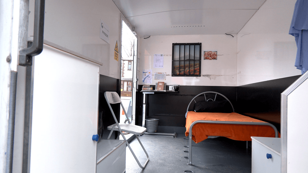 Prisão Móvel do Projeto Harmony Youth