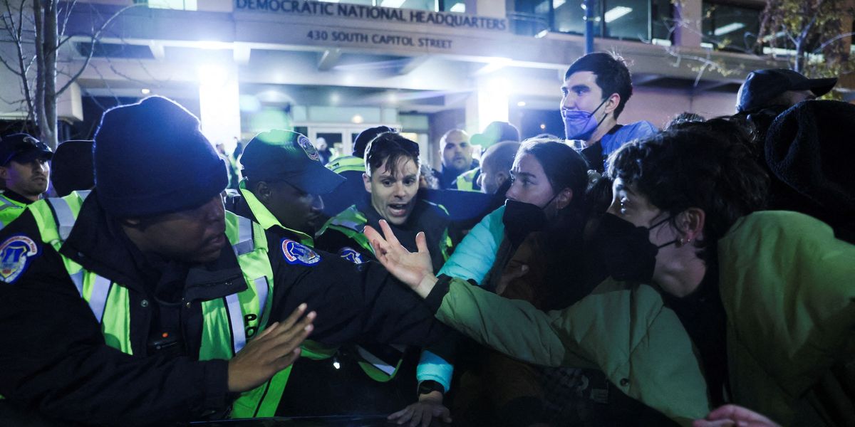 NextImg:Palestine activists 'illegally and violently' clash with police at protest outside Democrat headquarters