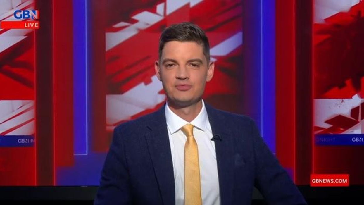 Carole Malone erupts over ploy to give migrants smartphones in tense row: ‘Let’s be serious!’