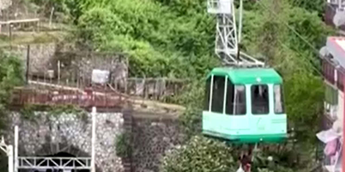 NextImg:Two British tourists confirmed dead after Naples cable car crash