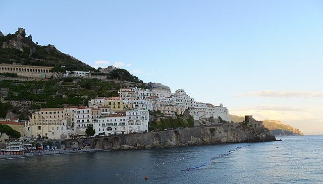 A section of the road along the Amalfi Coast