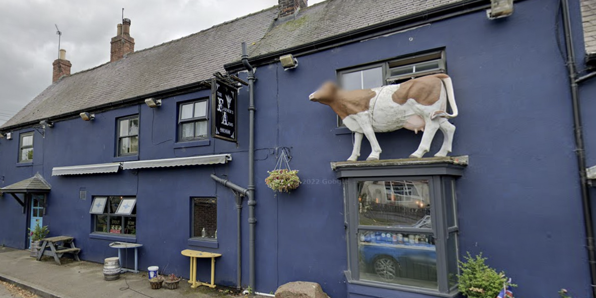 NextImg:Pub spends thousands on garden huts before being ordered to tear them down