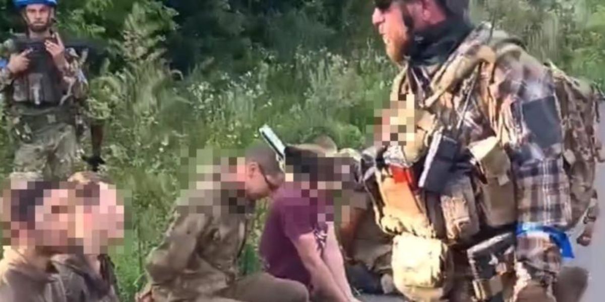 NextImg:Single Ukrainian soldier captures 28 Russian PoWs after aiming tank at bunker