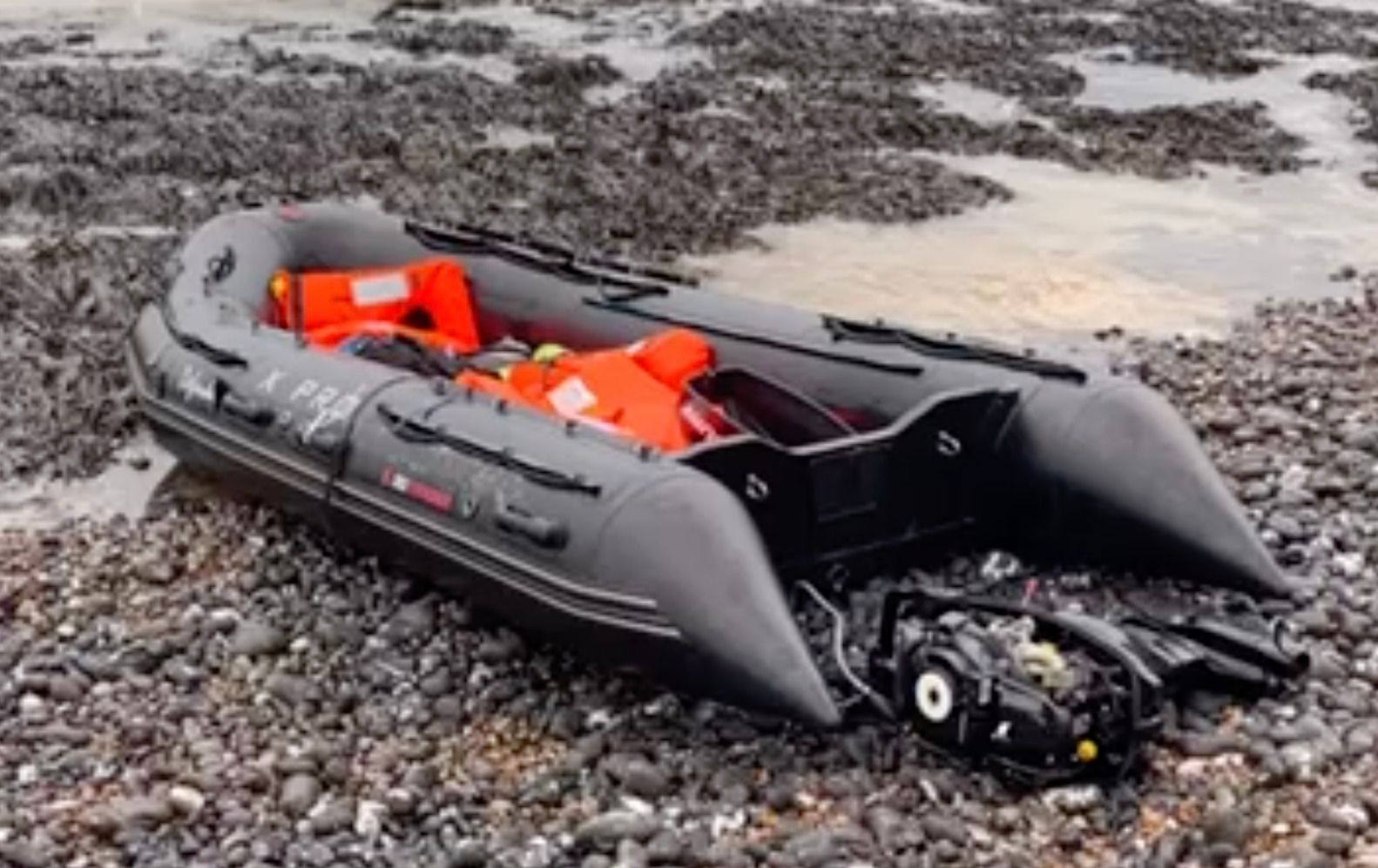 A small migrant boat has landed on a Kent beach this morning