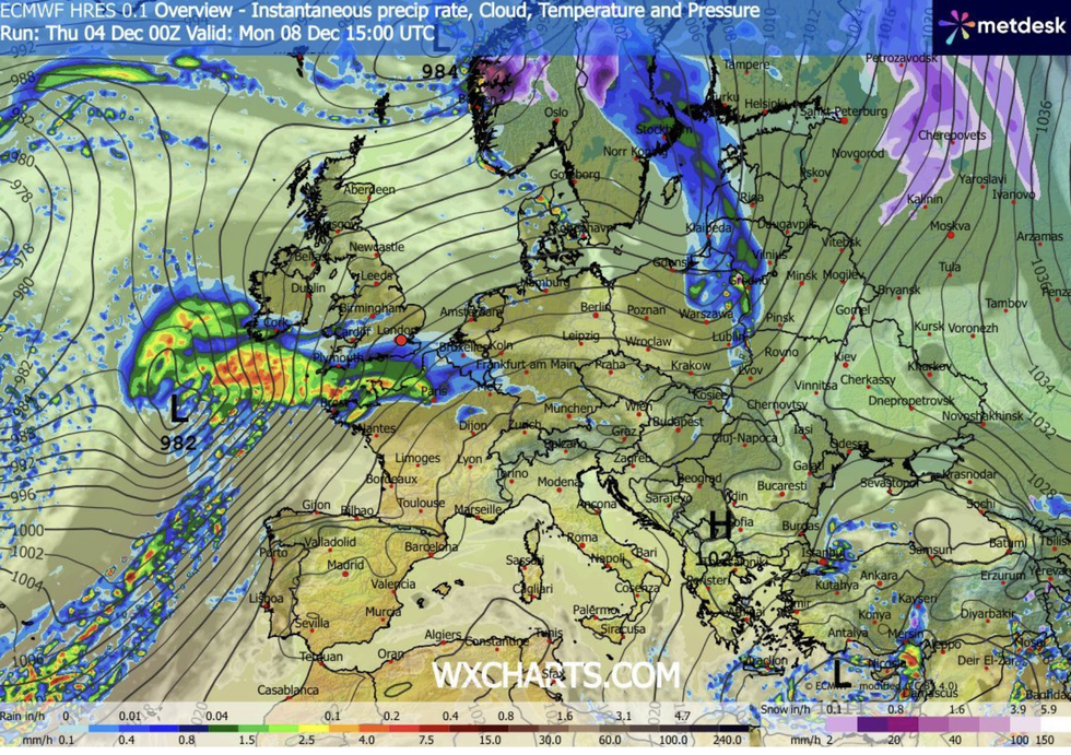 A storm is scheduled to smash Britain on Monday\u200b