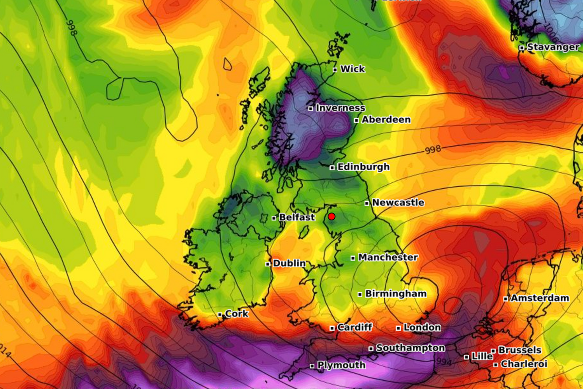A weather map showing high winds that are expected to hit the UK over the next day