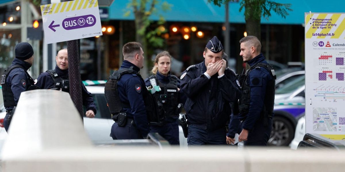 NextImg:French police shoot woman 'wearing Islamic veil who threatened to blow herself up' at busy Paris train station