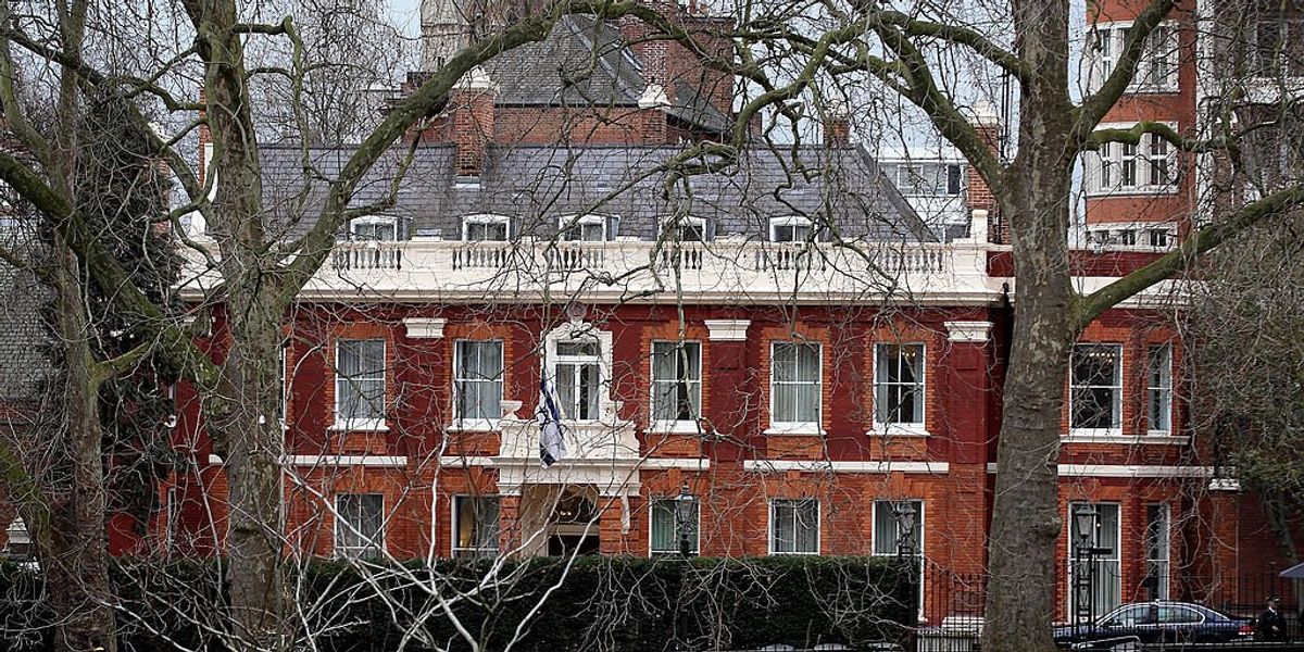 Kuwaiti man who tried to break into Israeli embassy in London was migrant who crossed Channel on small boat Kuwaiti man who tried to break into Israeli embassy in London was migrant who crossed Channel on small boat