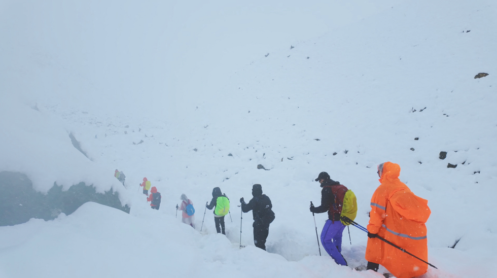 Adventurers risk venturing through the Himalayas