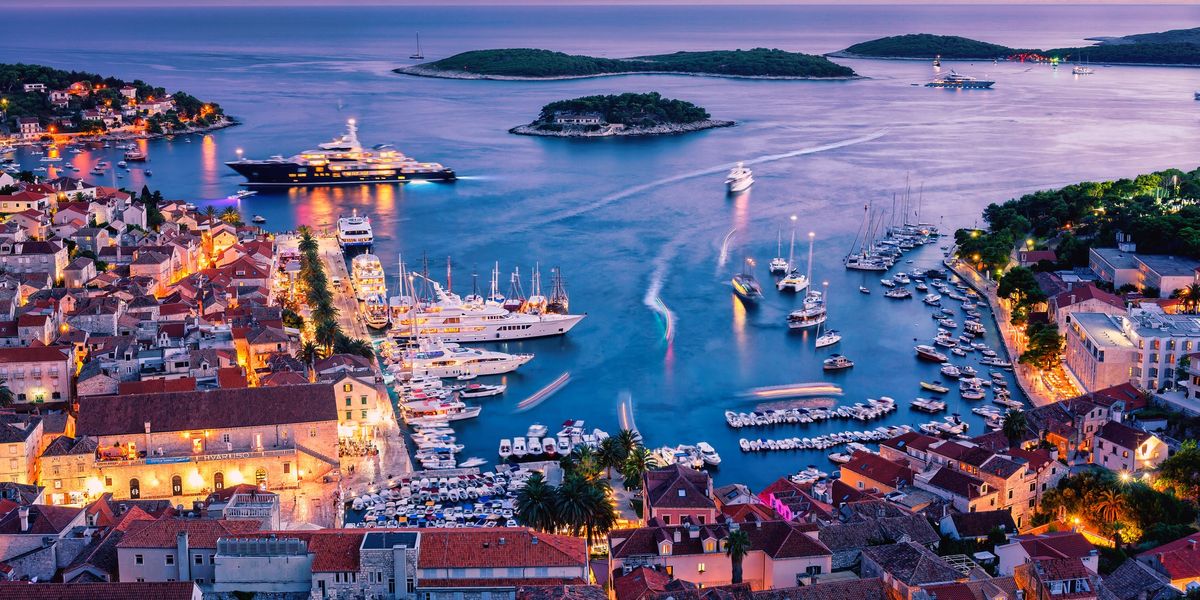 NextImg:Travel warning: Tourists could be fined over £500 as popular European destination announces strict dress code rules