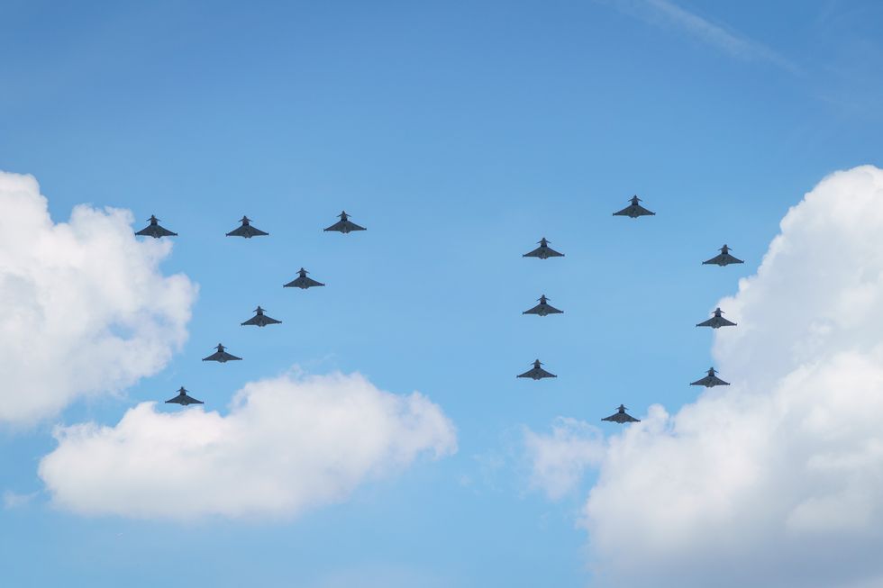 Aircraft spelt out a '70' during an incredible flypast to mark the Platinum Jubilee.
