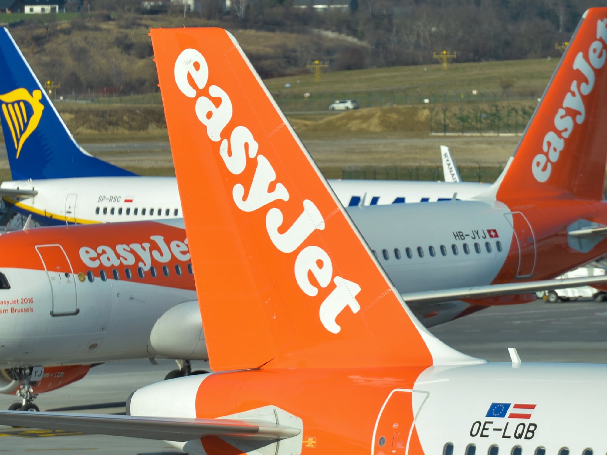 Airlines told to prepare for weeks of summer travel disruption amid jet fuel shortage chaos
