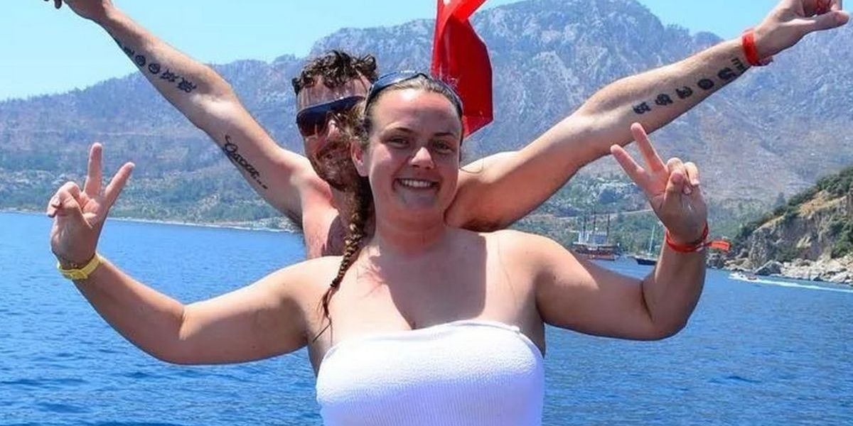 NextImg:Benefits fraudsters exposed after loved-up holiday photos reveal they were lying about being single to swindle £50k
