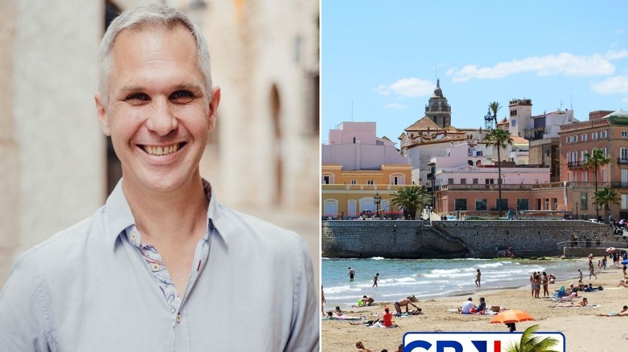 Alastair Johnson / Sitges beach