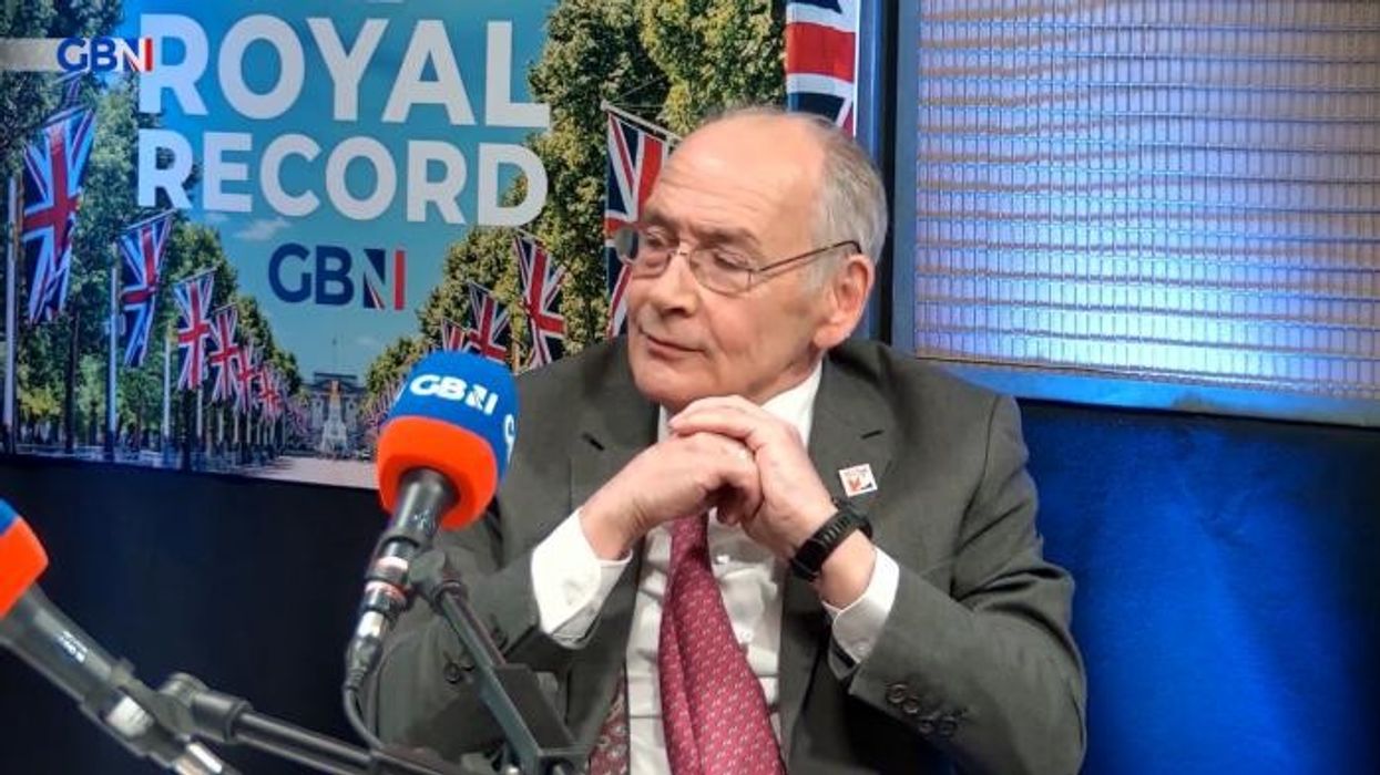 Scientists make incredible discovery on how the brain ages with three specific 'peaks' during life