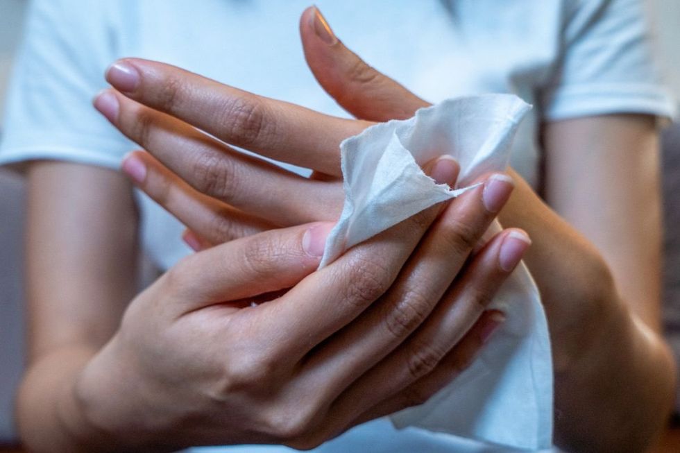 ALCOHOLIC WIPE USED ON HAND