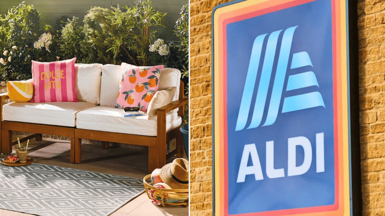 Aldi garden furniture / Aldi store sign